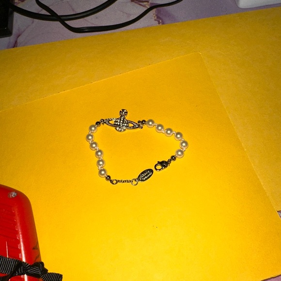 Vivienne Westwood Gold and Pearl Bracelet - Picture 5 of 11